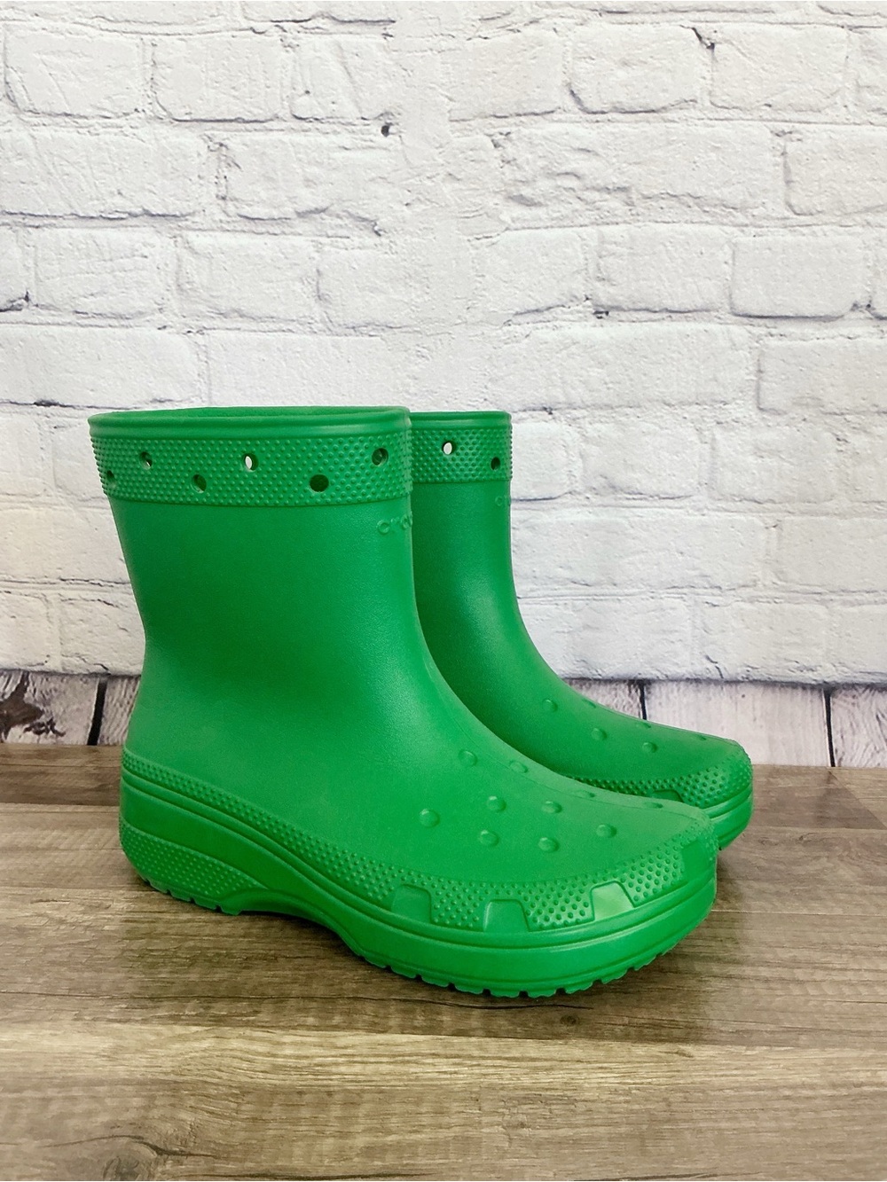 New Crocs Green Classic Crush Boots Size 10